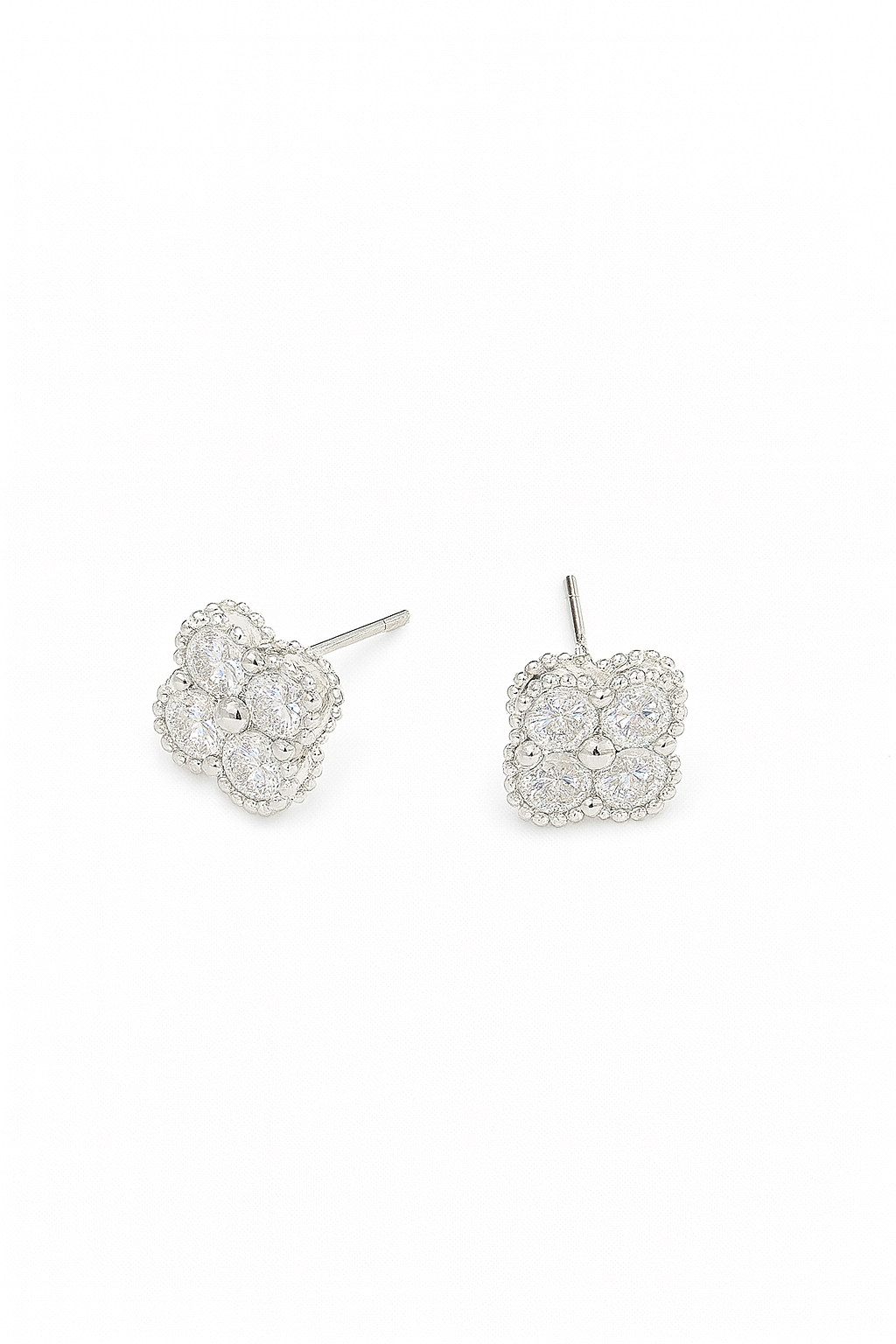 Étoile Fleur Moissanite Studs