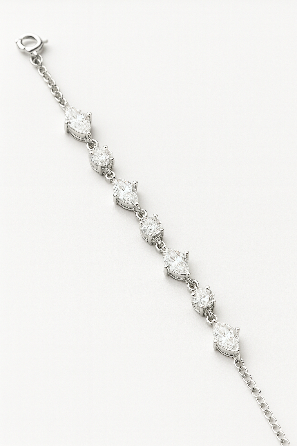 Seren Moissanite Line Bracelet