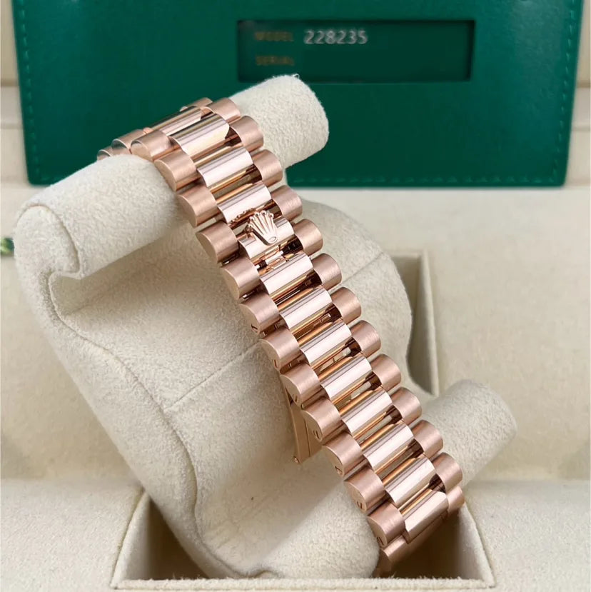 2025 Rolex Day-Date 40 Rose Gold / Fluted / Olive-Green / Roman / President